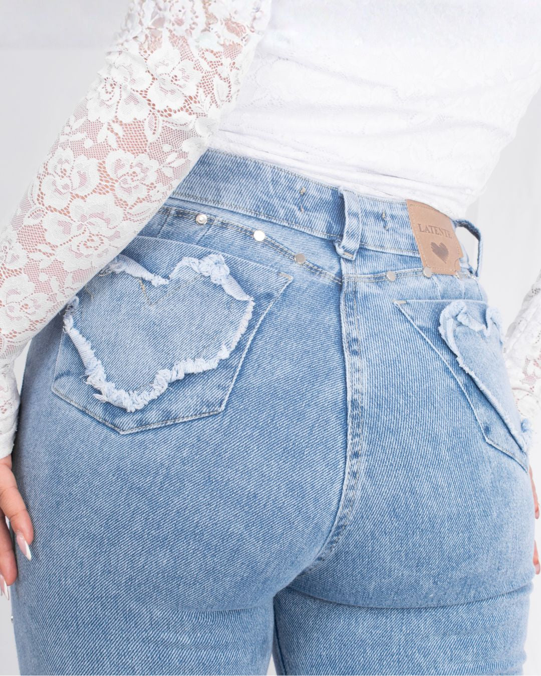 Jean Flare Azul con Taches