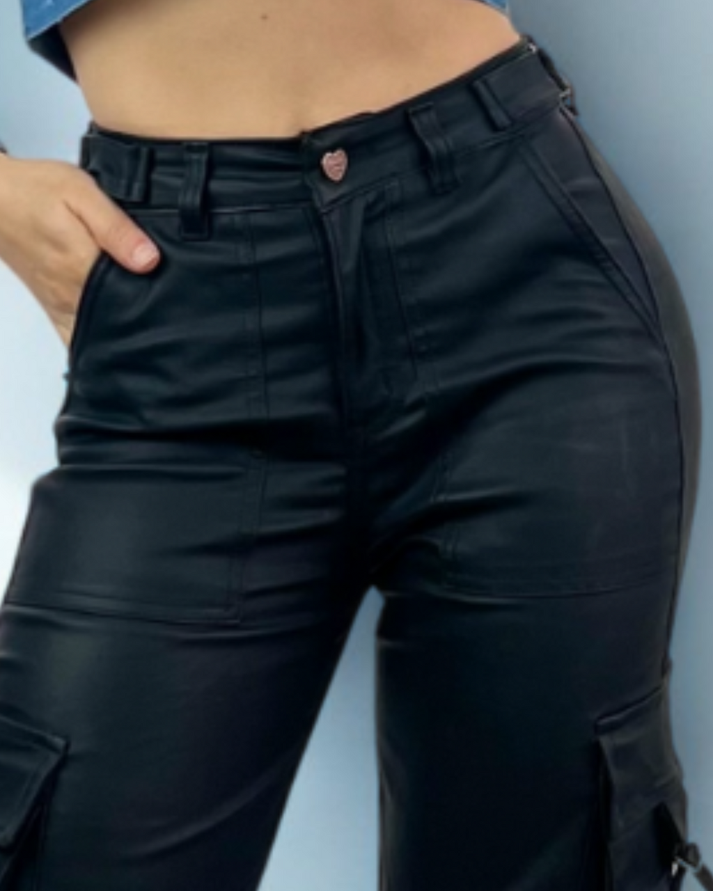 Cargo Black Luxe